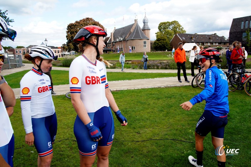 2023 UEC Road European Championships - Drenthe - Under 23 Women?s Road Race - Coevorden - Col Du VAM 108 km - 22/09/2023 - Elynor Backstedt (Great Britain) - Gaia Realini (Italy) - photo Massimo Fulgenzi/SprintCyclingAgency?2023